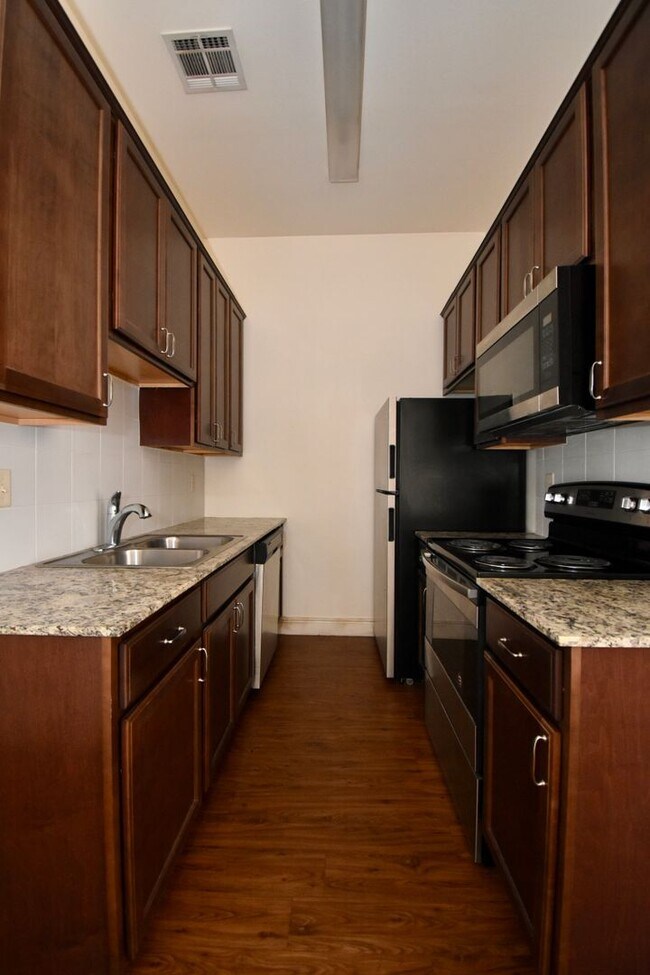 Foto del edificio - Hidden Oaks Apartments