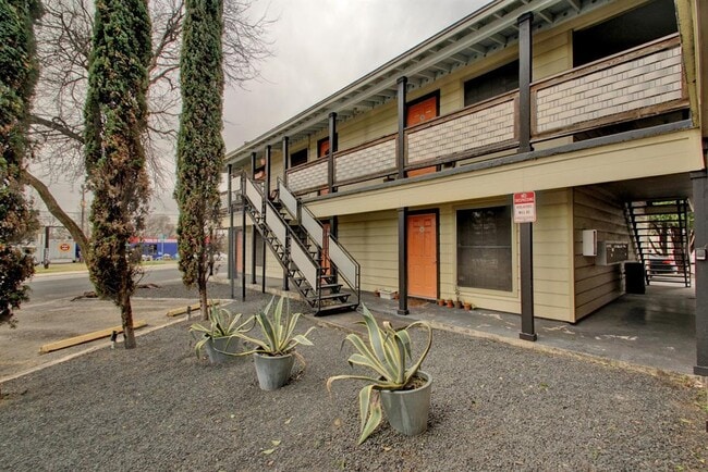 Building Photo - 5100 Bruning Ave