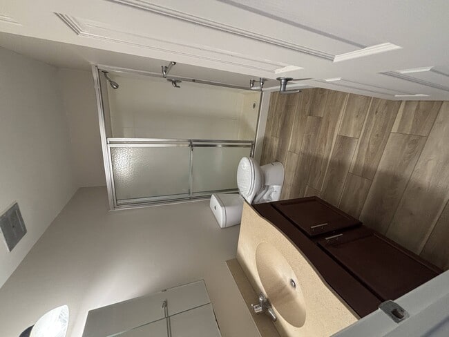 Interior Photo - Hummingbird Pointe & The Gardens