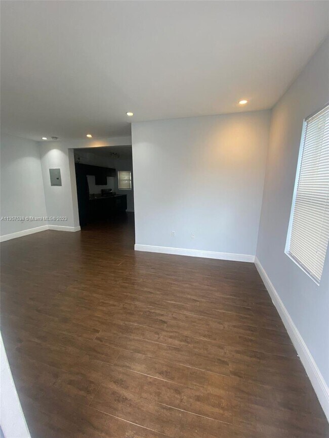 Foto del edificio - 137 NW 15th St