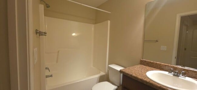 Building Photo - Welcome to your dream home in Canton, GA!
