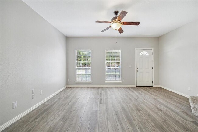 Foto del edificio - 2930 Grants Lake Blvd