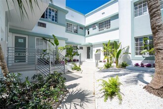 Building Photo - 2420 Flamingo Dr