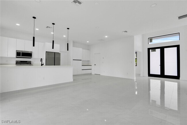Foto del edificio - 2611 45th St W