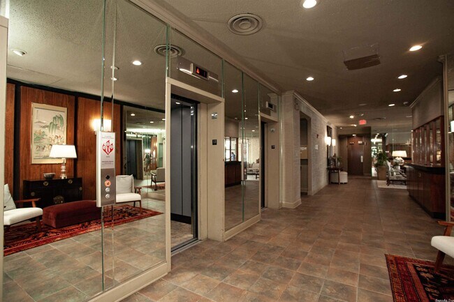 Foto del edificio - 700 E 9th St