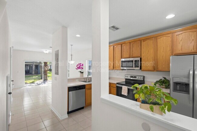 Foto del edificio - 3434 Wilshire Way Rd