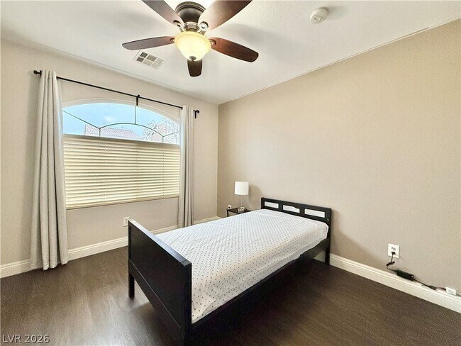 Foto del edificio - 4634 Mission Meadow Cir