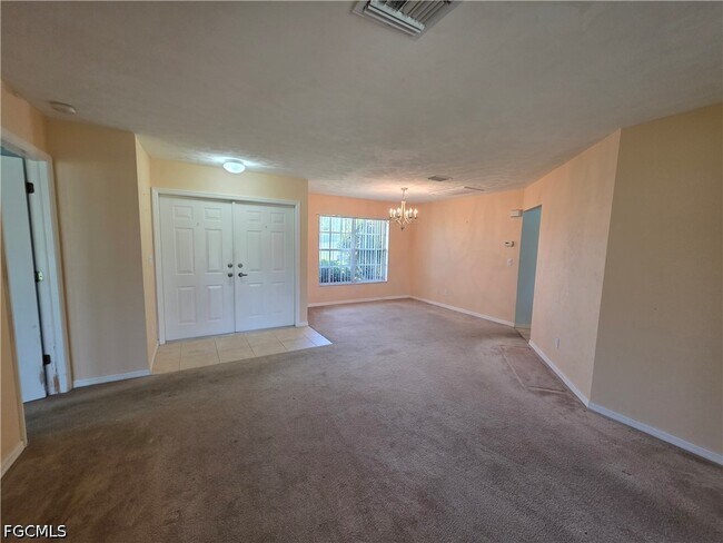 Foto del edificio - 4614 SW 9th Pl