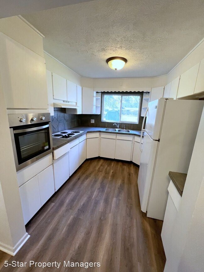 Building Photo - 3 br, 1 bath House - 1001 South 12th Street