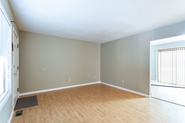 Building Photo - 1538 N Evergreen Ln