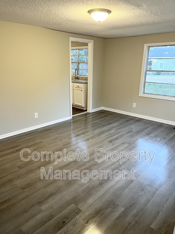 Building Photo - 216 Kappa Ave
