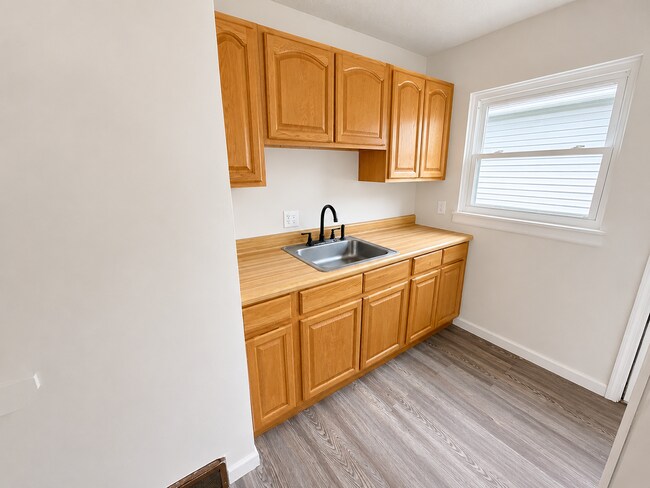Foto del edificio - Charming & Affordable 2-Bedroom Home Near Linden – Move-In Ready!