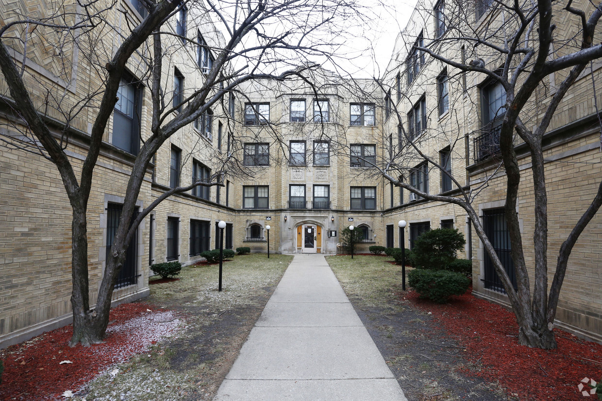 Building Photo - Clyde St Commons