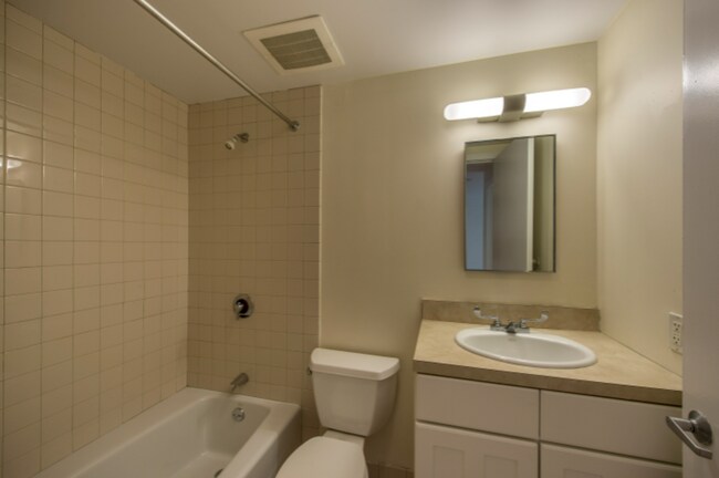 Building Photo - 42 Boylston St