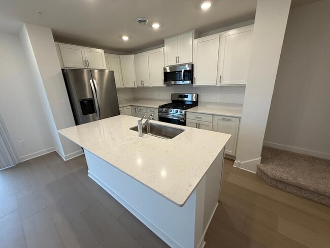 Building Photo - 5285 Long Pointe Pass