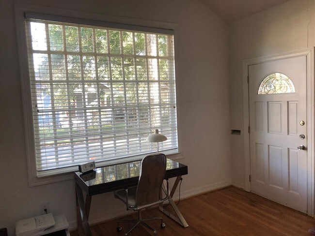 Foto del edificio - 1223 W Drew St