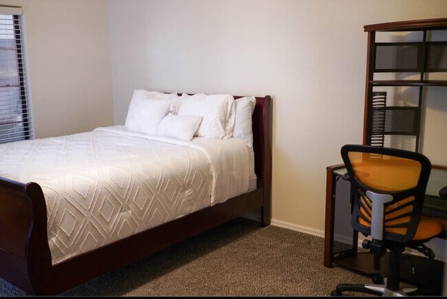 Foto del edificio - 5665 W Galveston St