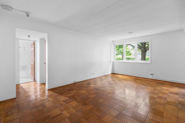 Foto del edificio - 7208 Oak Ave