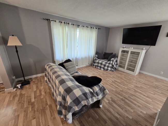 Building Photo - 908 Consol Ave