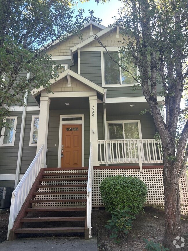 Building Photo - 1190 SW 162nd Ave