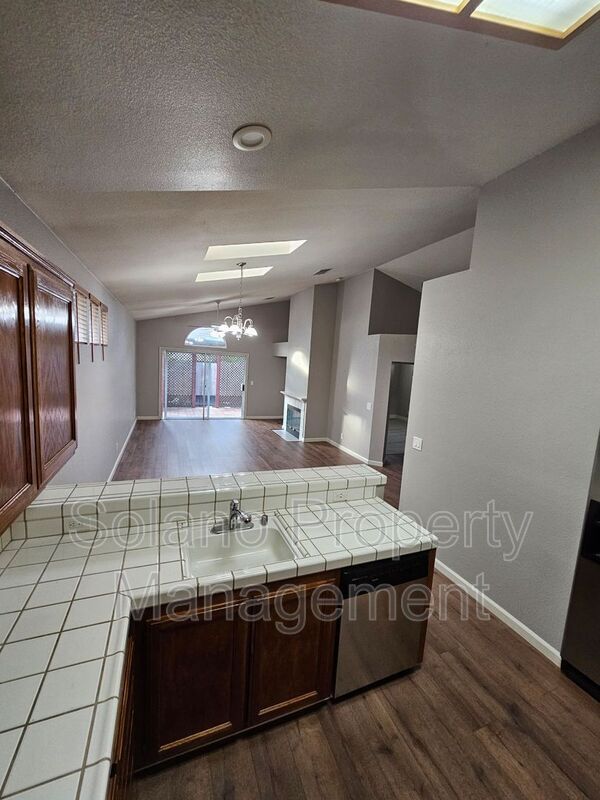 Foto del edificio - 246 Potrero St