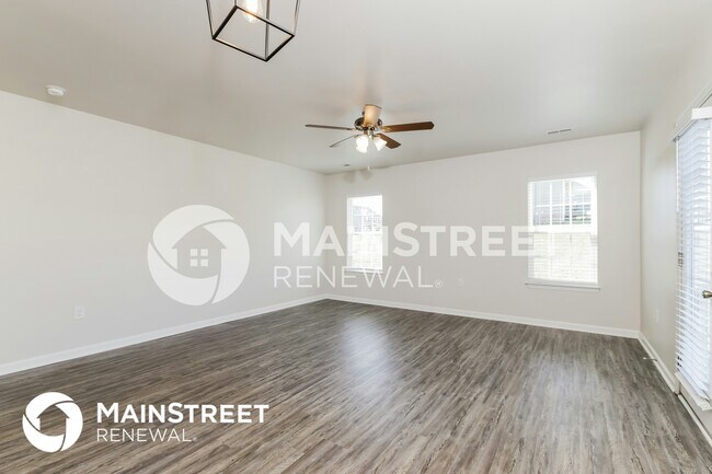 Foto del edificio - 6166 Brentwood Pk Dr