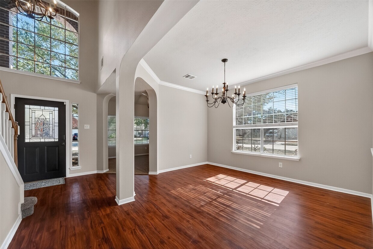 Foto del edificio - 5118 Cherry Blossom Dr
