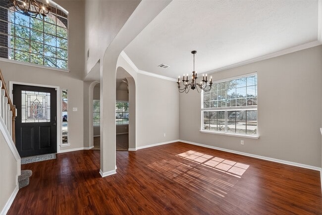 Foto del edificio - 5118 Cherry Blossom Dr