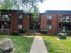 Building Photo - 13 Darian Ct