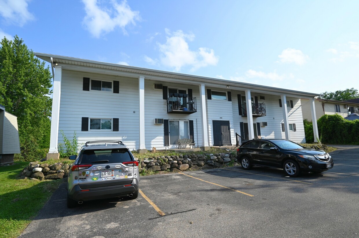 Foto del edificio - Guilford Apartments