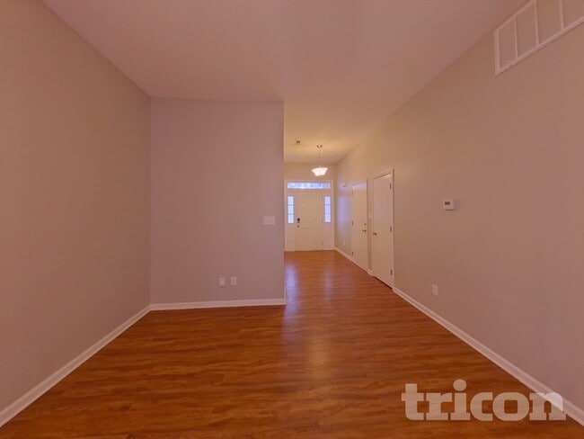 Building Photo - 8523 Lockerbie Ln