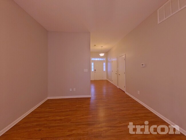 Foto del edificio - 8523 Lockerbie Ln