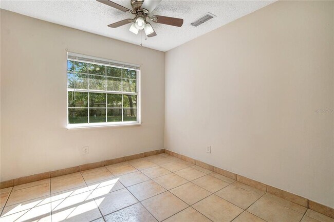 Foto del edificio - 2853 Sanford Ave