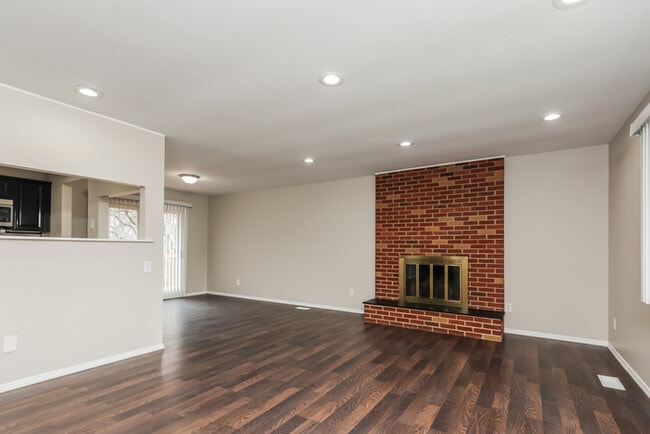 Building Photo - 9715 Stagecoach Dr S