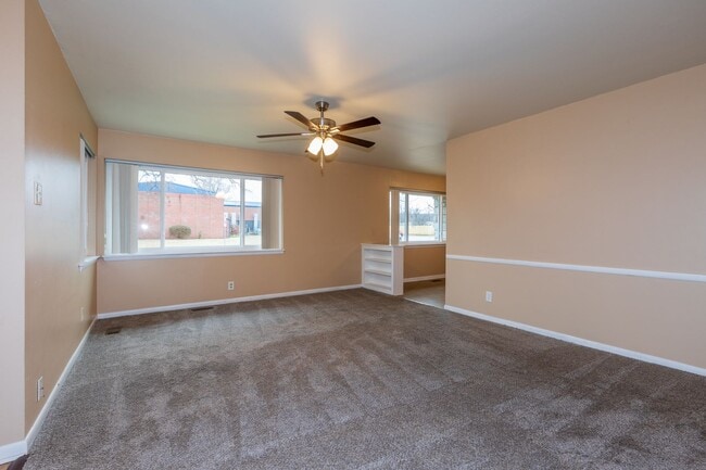 Foto del edificio - 2 Bed / 1 Bath in Tulsa!