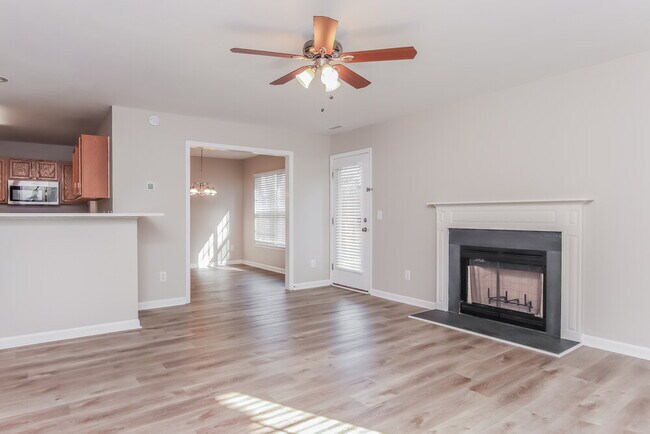 Building Photo - 1549 Pebble Ridge Dr
