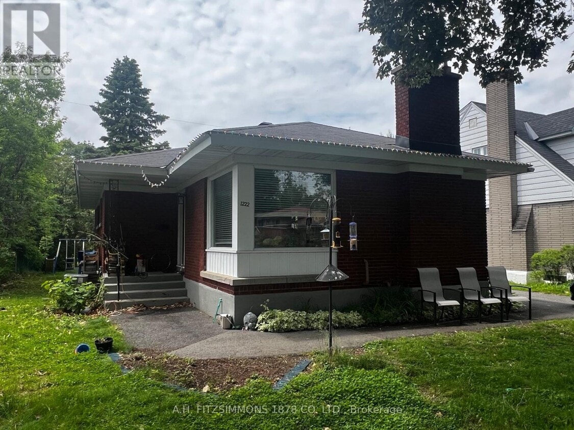 Primary Photo - 1222 Major St