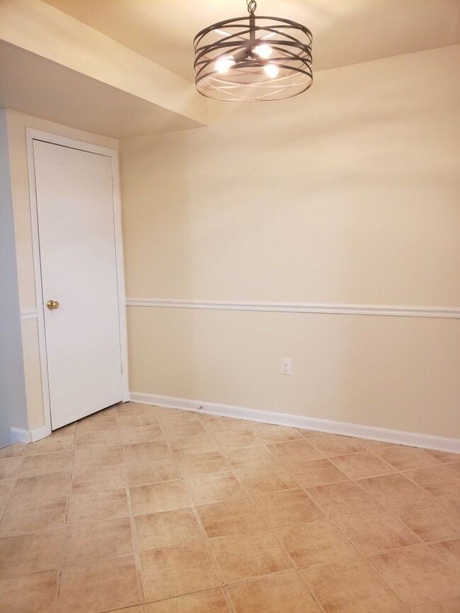 Building Photo - Remodeled Townhouse in Bear Area