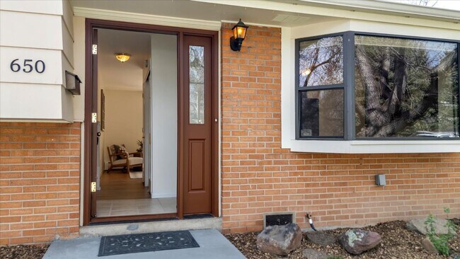Building Photo - 3BD/2BA Home in Desirable South Boulder Neighborhood - Available NOW!