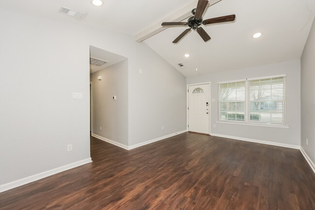 Building Photo - 808 Quinette Dr