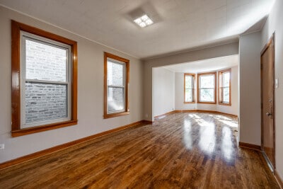 Primary Photo - 2042 W Cullerton St