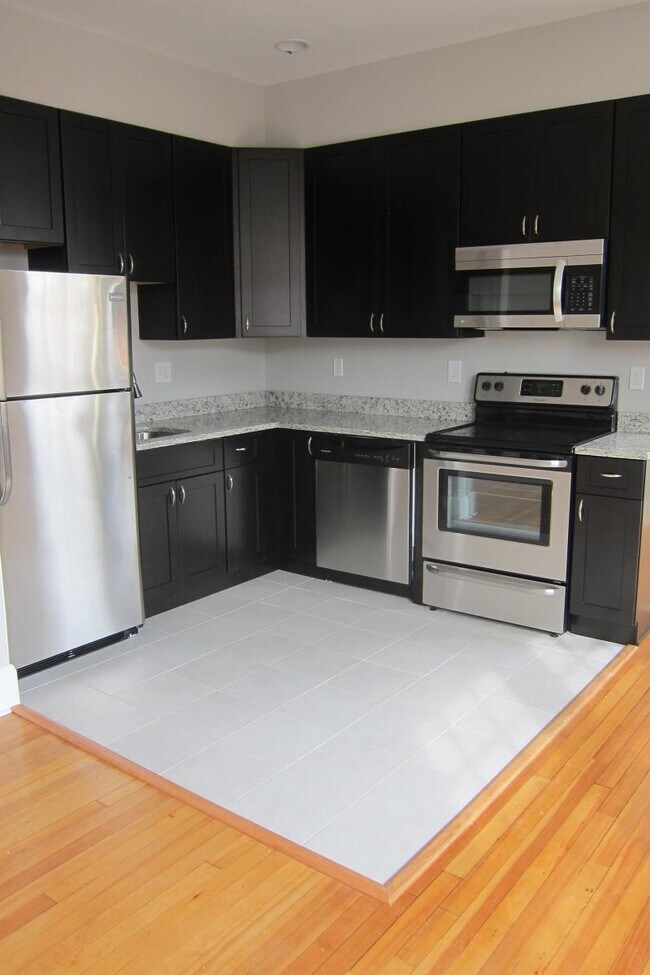 Foto del edificio - 1730 Bank St