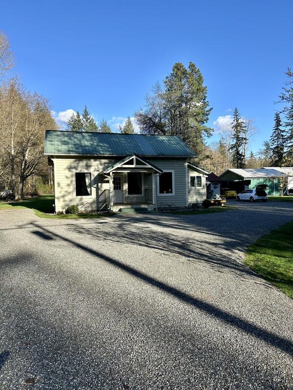 Building Photo - 9022 Valley View Rd