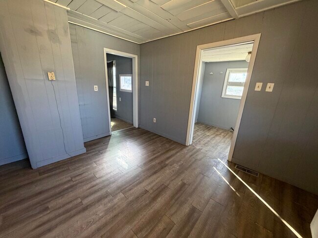 Building Photo - 1410 Sherman-