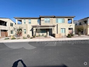 Building Photo - 746 E Doral Ave