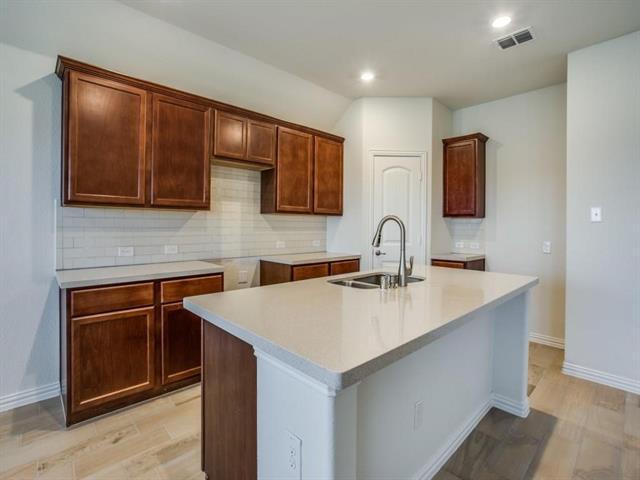 Foto del edificio - 8437 High Garden St