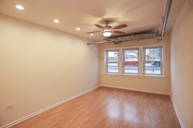 Foto del edificio - 4623 N Rockwell St