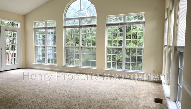 Foto del edificio - 1216 Twelve Oaks Ln