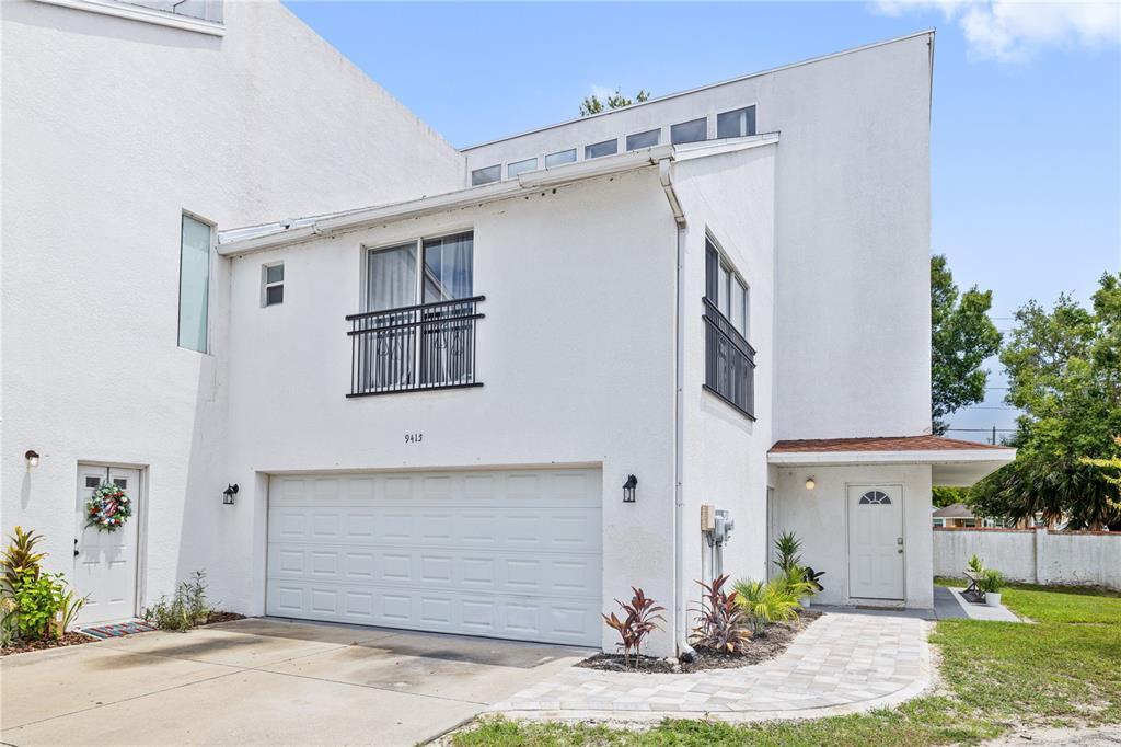 Primary Photo - 9415 Citrus Glen Pl