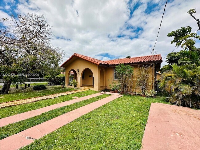 Foto del edificio - 6241 SW 2nd St